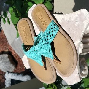 Turquoise lace flip flops